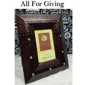 Faux Leather Photo Frame NWT All For Giving🤩